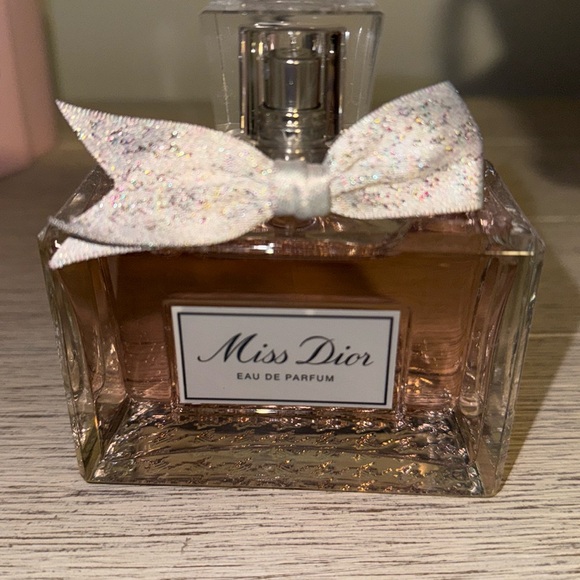 Miss Dior Eau De Parfum. 5 oz bottle - Picture 1 of 4